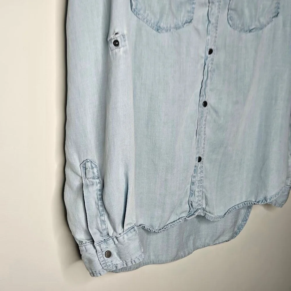 DYLAN Denim Shirt Women's Size Small Roll Up sleeves 100% Tencel Light Blue - Picture 4 of 8